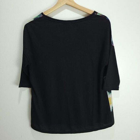 SuiteBlanco Portugal "#Iconique" 3/4 Sleeve Top - Picture 4 of 8